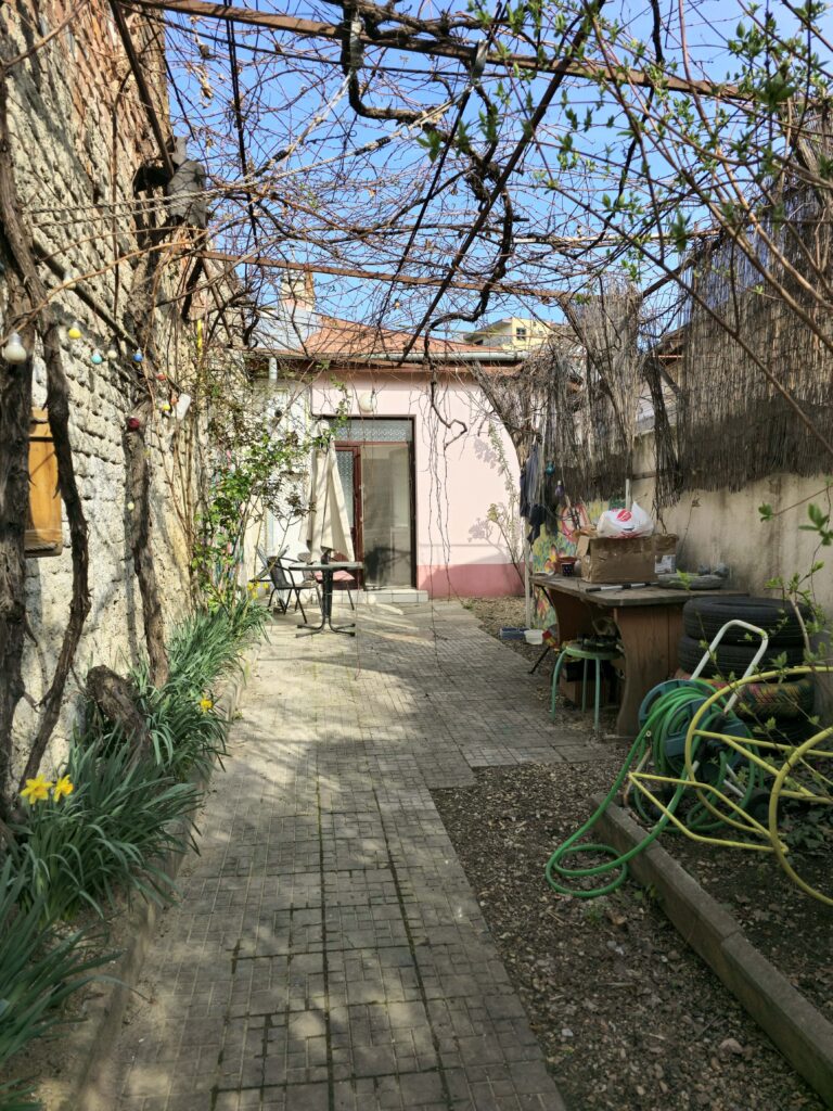 Casa-la-curte-l-autoriz-constr-Investitie-Popa-Nan-1-min
