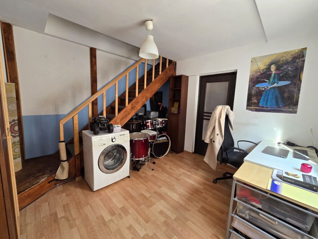 Casa-la-curte-l-autoriz-constr-Investitie-Popa-Nan-11-min