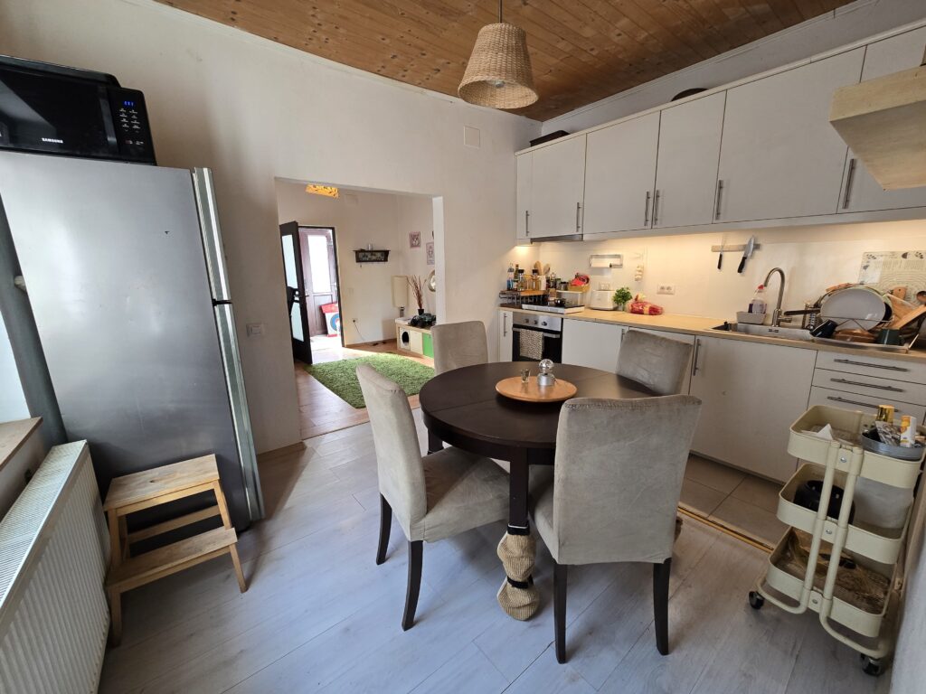 Casa-la-curte-l-autoriz-constr-Investitie-Popa-Nan-8-min