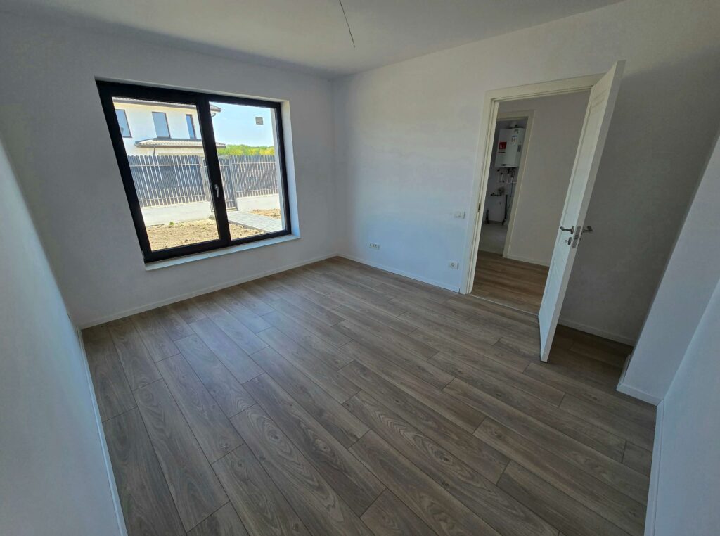 Casa-langa-padure-cu-curte-generoasa-704-mp_1