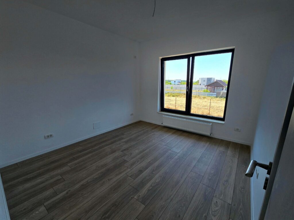 Casa-langa-padure-cu-curte-generoasa-704-mp_10
