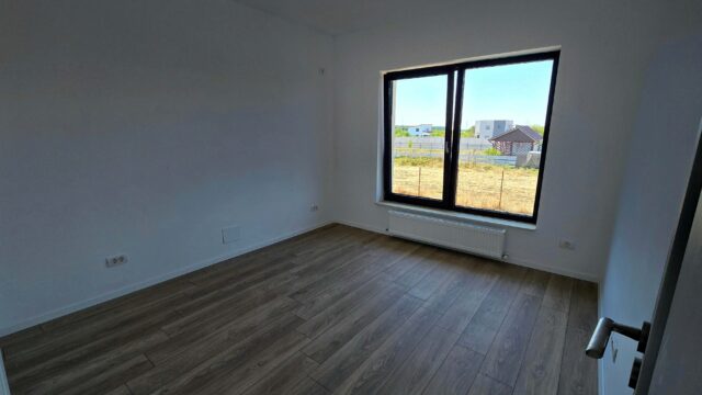 Casa-langa-padure-cu-curte-generoasa-704-mp_10