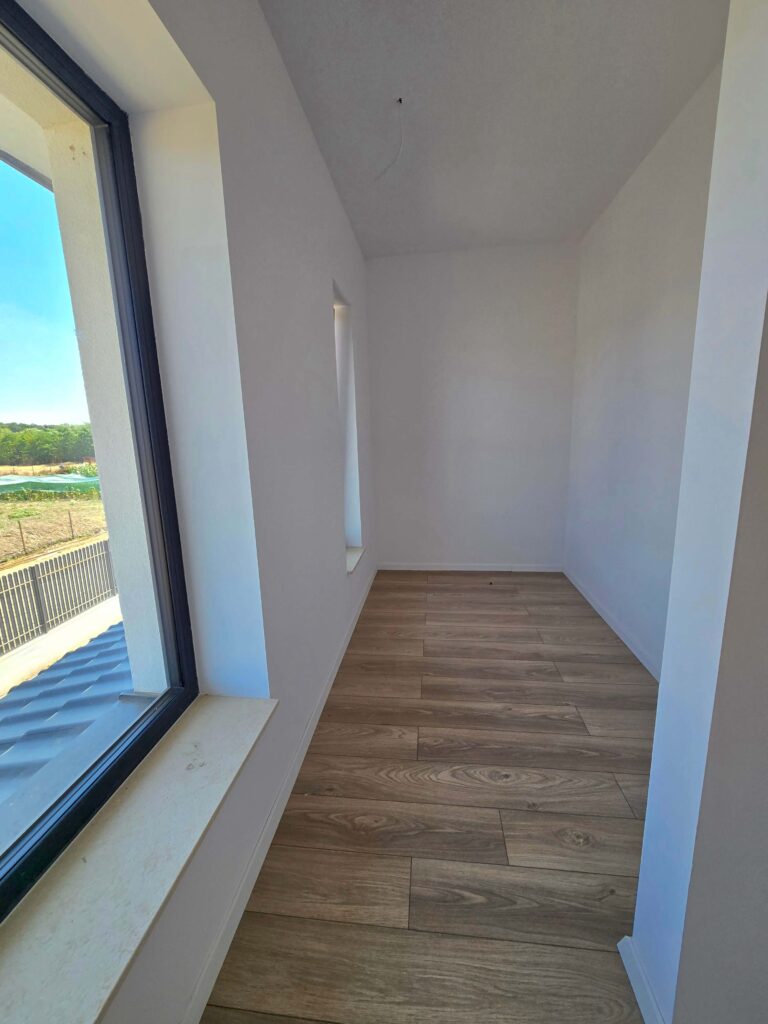 Casa-langa-padure-cu-curte-generoasa-704-mp_13