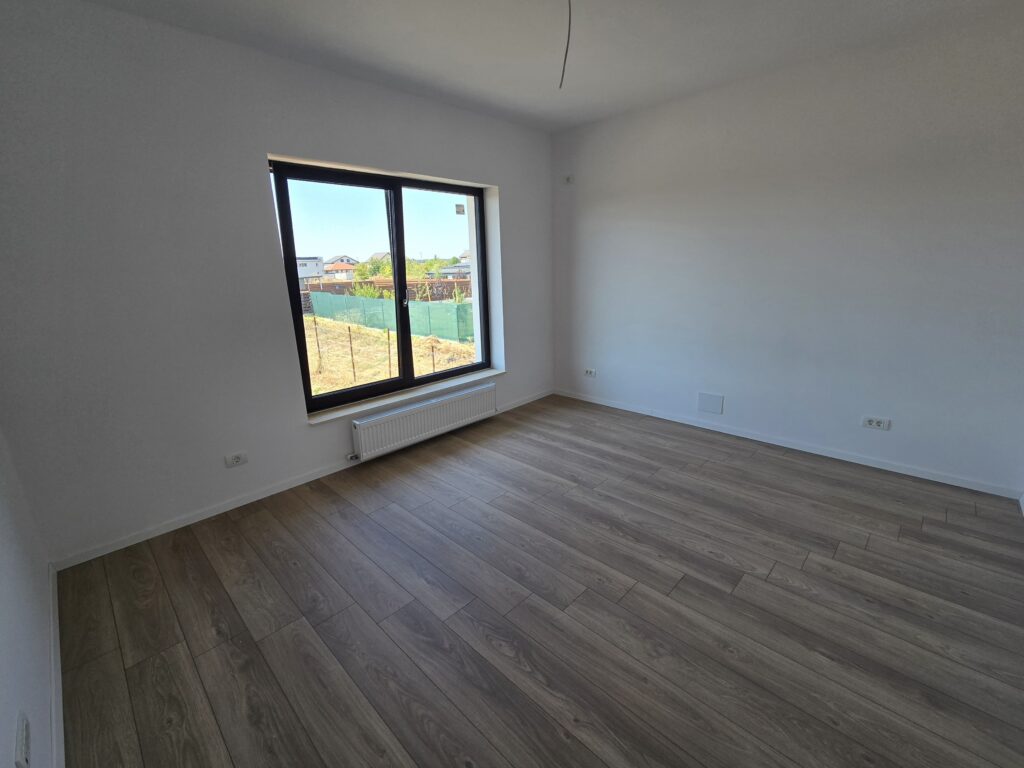Casa-langa-padure-cu-curte-generoasa-704-mp_8